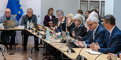 Dwie nadzwyczajne sesje - jedna po drugiej. Skąd taka pilność?