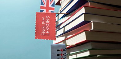 Czym różni się szkoła dwujęzyczna od zwykłej?