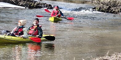 Ze Szwecji do Zabrodzia. Pożegnali zimę w kajakach