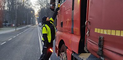 Kierowca mercedesa wydmuchał prawie promil. Niby po dwóch piwach