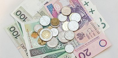 Tyle wynosi "trzynastka" w 2026 roku. Kiedy wpłynie na konta?
