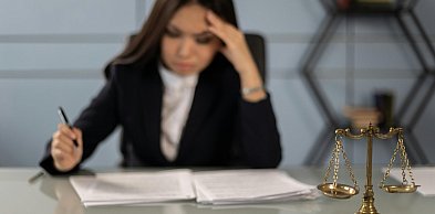 Jak wygląda obrona w sprawach o przestępstwa seksualne i kiedy skorzystać z pomocy