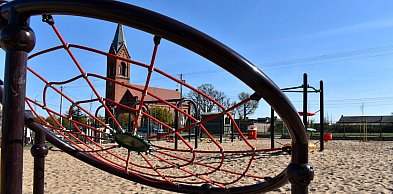 W Zacharzynie powstaje piękny plac zabaw!