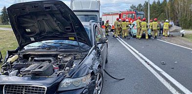 Kolizja trzech aut na DK11