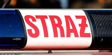 Stoczyła się autem do wody. Nie potrafiła się z niego wydostać