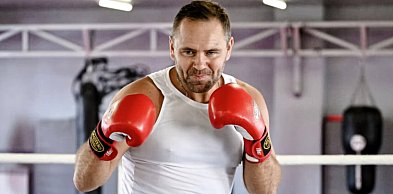 Pierwszy polski macho na Gali MMA. Do tego mordobicia Nawrocki pasował jak ulał!