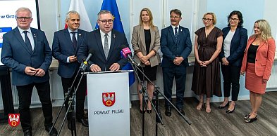Półtora miliona złotych na nowe technologie w szkołach średnich powiatu pilskiego