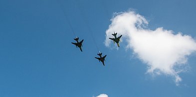 Przeleciały nad Piłą. Su-22 pożegnały się ze służbą-43098