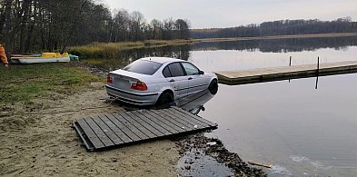 Samochód skończył w jeziorze, a kierowca w celi-44873