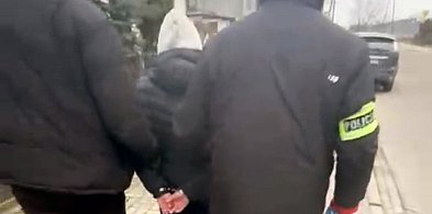 Ogołocił ołtarz i poszedł z łupem... na złom-45606