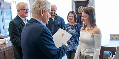 Starostowie podziękowali 14-latce z Rzadkowa. "To piękny przykład!"-46042