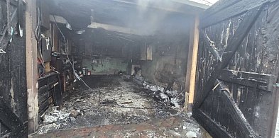 W Rusinowie spłonął garaż