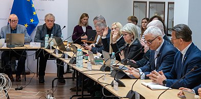 Dwie nadzwyczajne sesje - jedna po drugiej. Skąd taka pilność?