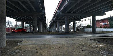 Pod wiaduktem kolejowym powstanie parking na 100 miejsc