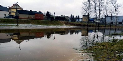 Łobżenica: targowisko w wodzie. Otwarto jaz na Łobżonce