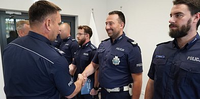 Piła: Komendant podziękował policjantowi za uratowanie tonącego