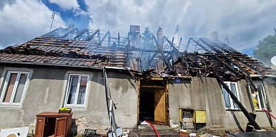 Pożar w Jastrowiu. Dwie rodziny straciły dach na głową