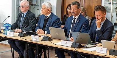 Sesja nadzwyczajna. Bo zmiany w budżecie-43794