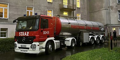 Strażacy dostarczają wodę mieszkańcom Wałcza-43788