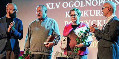 Henryk Liszkiewicz ze statuetką "Milowego Słupa"-44016