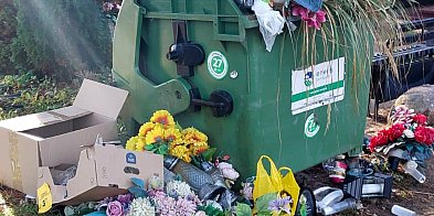 Wszystkich Świętych i… tony plastiku!-44432