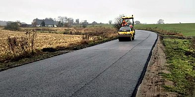 Pół kilometra nowej nawierzchni Skrzatusz - Różewo-44783