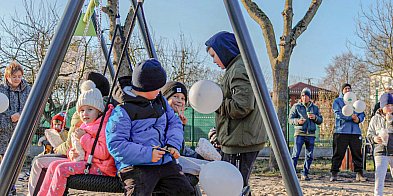 Dębno ma nowy plac zabaw-45036