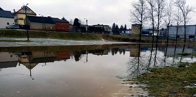 Łobżenica: targowisko w wodzie. Otwarto jaz na Łobżonce