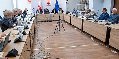 O współpracy powiatu z organizacjami pozarządowymi