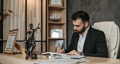 Jak działa konsultacja z prawnikiem online? Praktyczny przewodnik-45318