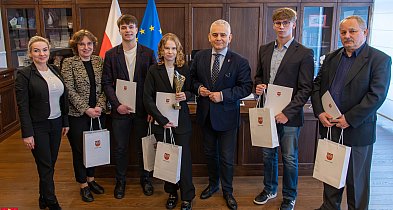 Młodzież z pasjami u starosty pilskiego. "Macie znakomitego nauczyciela!"