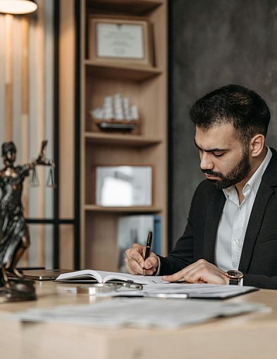 Jak działa konsultacja z prawnikiem online? Praktyczny przewodnik-45318