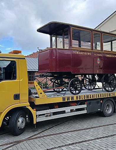 Nietypowy transport lawetą – kiedy standardowe rozwiązania to za mało?