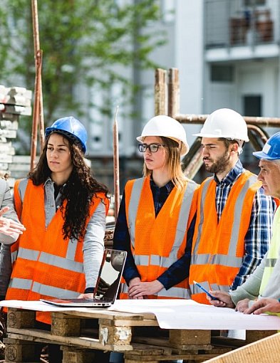 Budowlanka w Niemczech: jak uniknąć problemów z urzędami i skupić się na pracy?