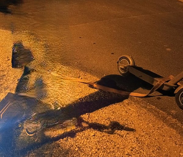 Jeden holował drugiego. Nastolatkowie na hulajnogach naruszyli sporo przepisów-43147