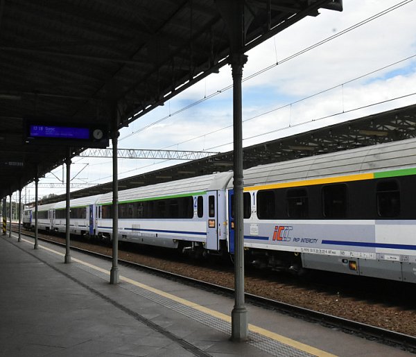 Z Warszawy do Wrocławia w półtorej godziny? Pociągi przyspieszą do 350 km/h-43565