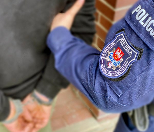 Domowy przemocowiec. Wyzywał ją, szarpał, podduszał…-43953