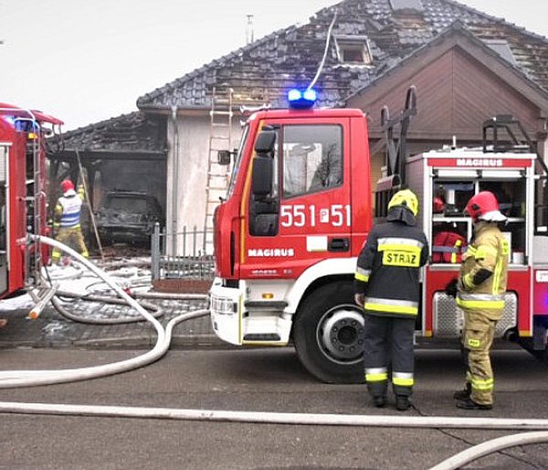 Groźny pożar na Zielonej Dolinie-44079