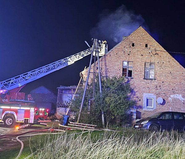 Pożar budynku wielorodzinnego w Sokołowie Budzyńskim. Zagrożone były trzy rodziny-44124