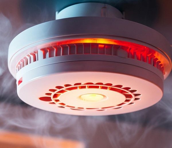 Rewolucja w przepisach pożarowych. Nowe obowiązki dla właścicieli domów i firm-44349