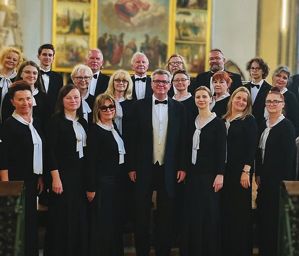 W BWA zaśpiewają na patriotyczną nutę. Możesz dołączyć, a także pomóc Szymkowi-44465