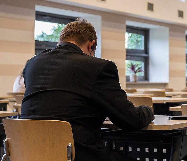 Zmiany w przepisach o wynagrodzeniach. Zapłacą za gotowość do pracy-44502