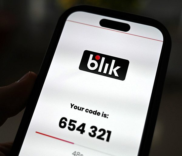 Codzienny przelew BLIK do znajomego? Skarbówka może to sprawdzać-44624