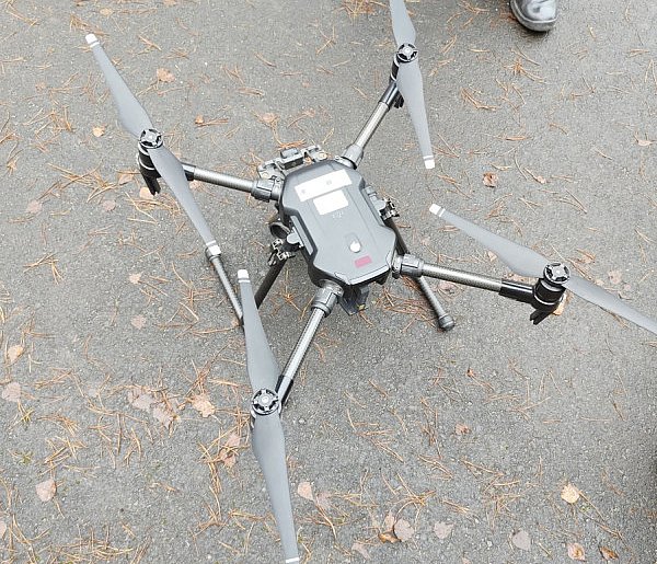 Policjanci kontrolowali z drona "wyścigi słoni" [film]-45345