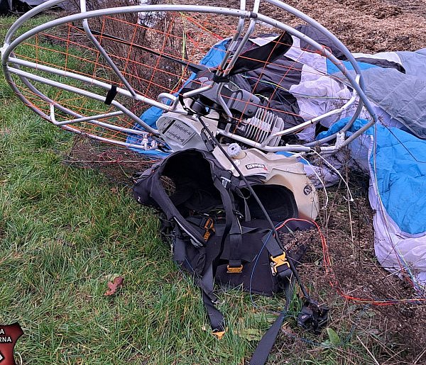 Spadł paralotniarz-45612