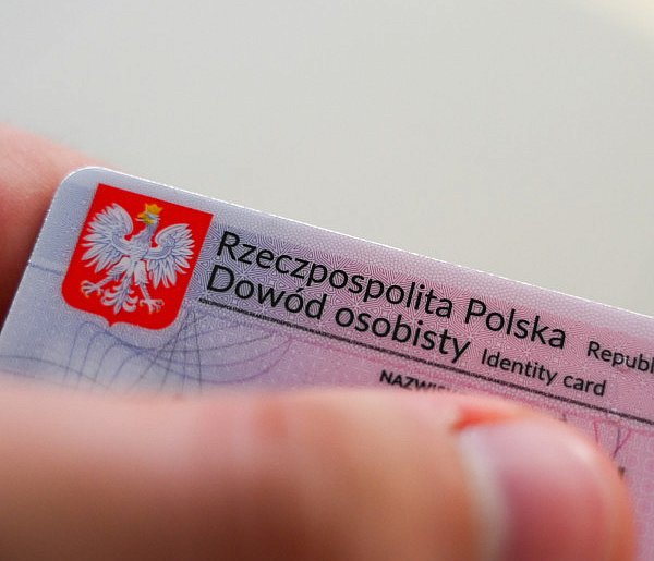 Nie musisz już biec do fotografa. Zdjęcie do dokumentów zrobisz w domu-45659