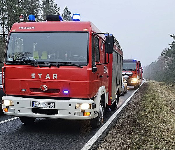 Uwaga: ślisko! Kolizja koło Skórki-45850