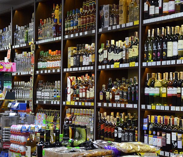 To codzienność wielu Polaków. Nowe dane o alkoholu niepokoją-46282