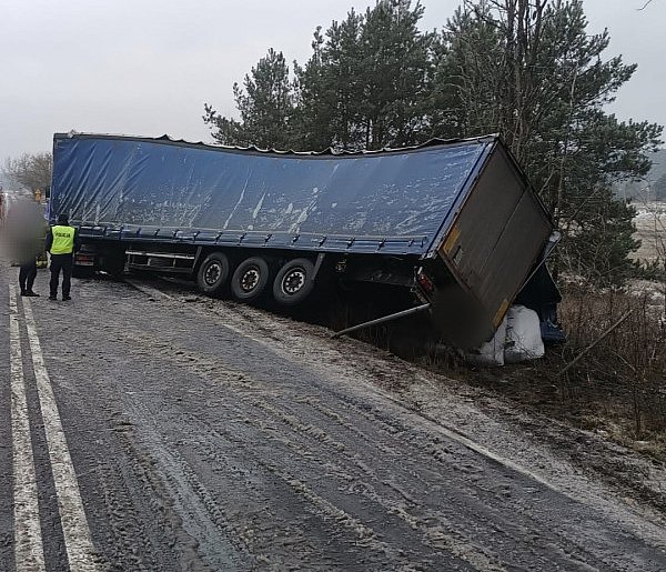 Noga z gazu! Jest bardzo ślisko!!!