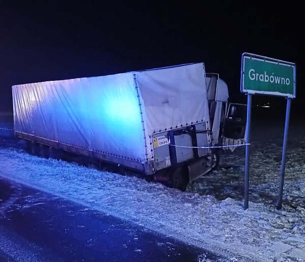 Ciężarówka złożyła się w scyzoryk